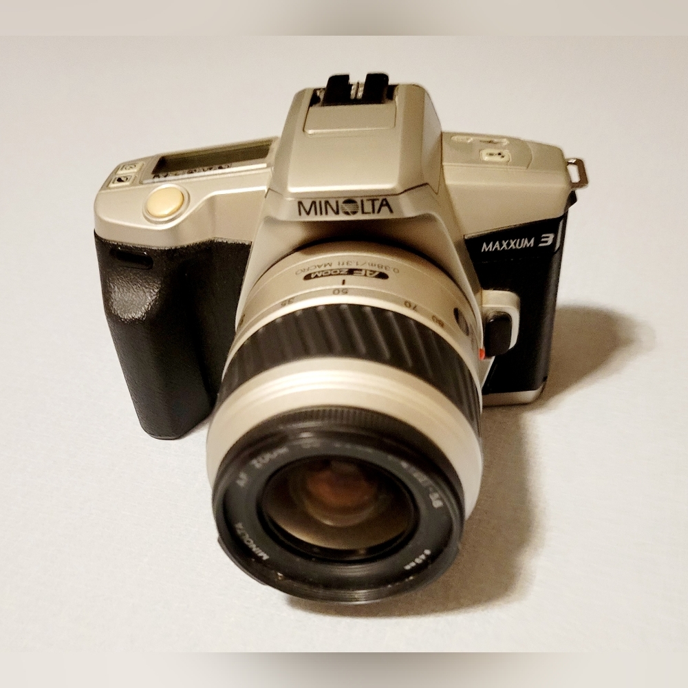 Minolta Maxxum 3 Film Camera With Zoom Lens